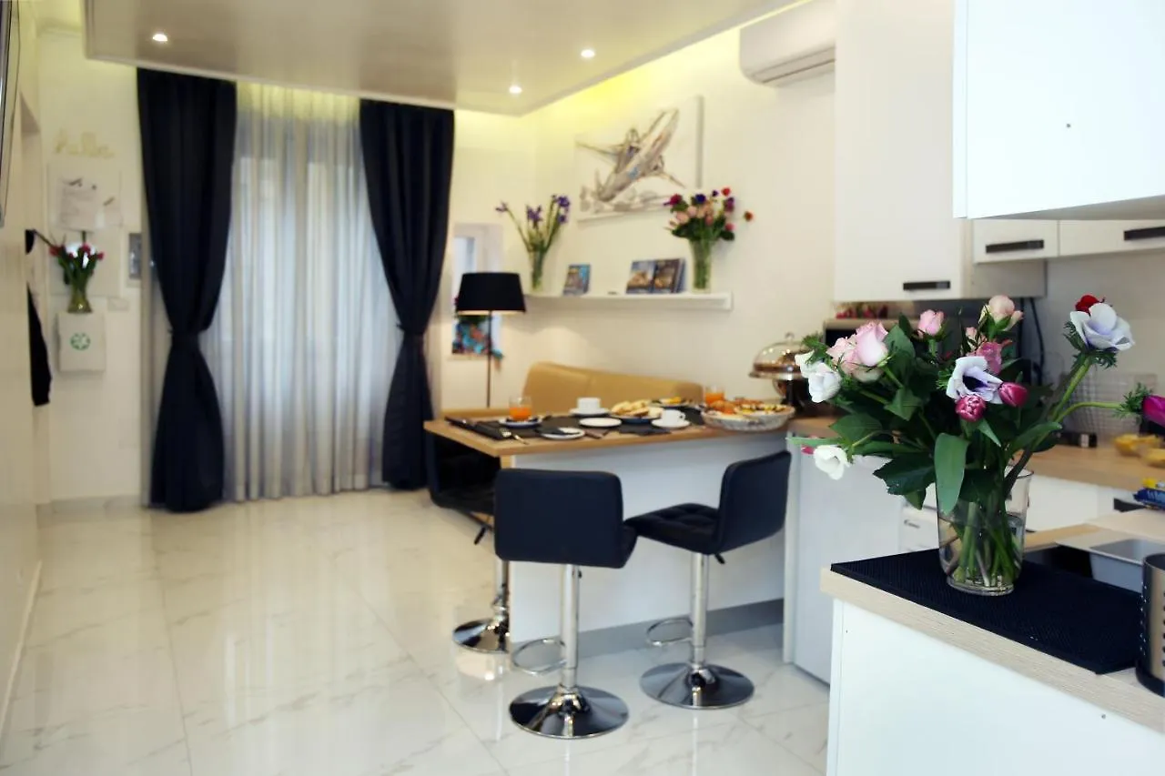 La Maisonnette Tritone Trevi Apartment Řím